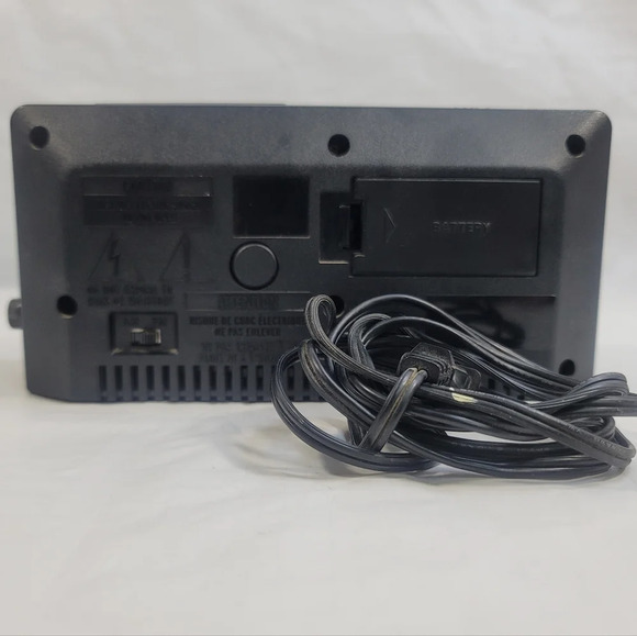 GE 7-4648A AM/FM Alarm Clock Radio 2 Wake settings - classic style green numbers - Picture 3 of 5